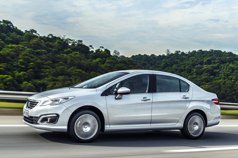  Peugeot 408 (SA) 2015 года  (фото 9 из 14)
